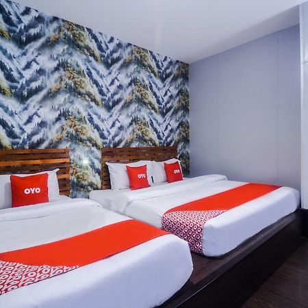 Oyo 1119 Memoire Express Hotel Kuching Buitenkant foto