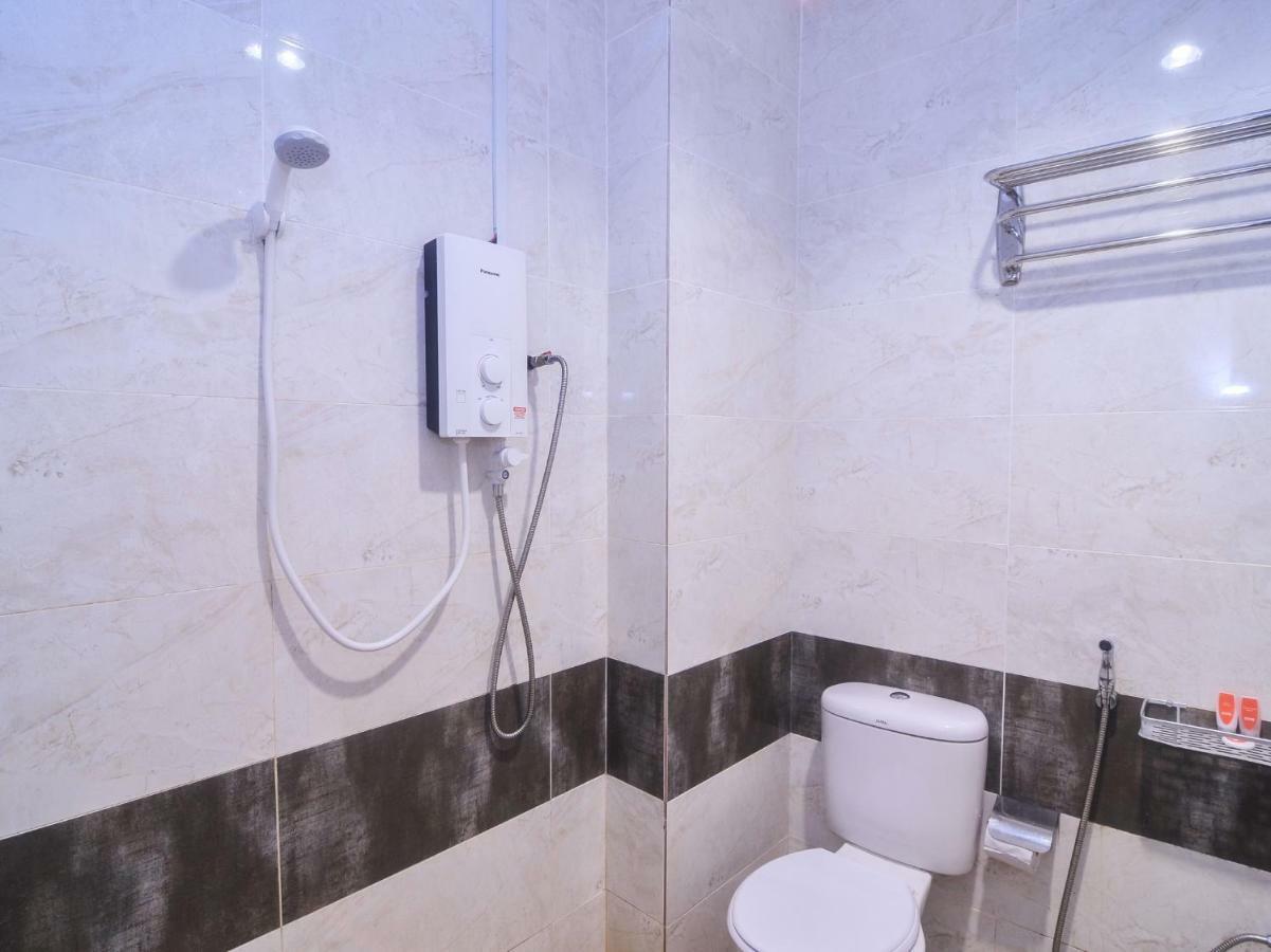 Oyo 1119 Memoire Express Hotel Kuching Buitenkant foto