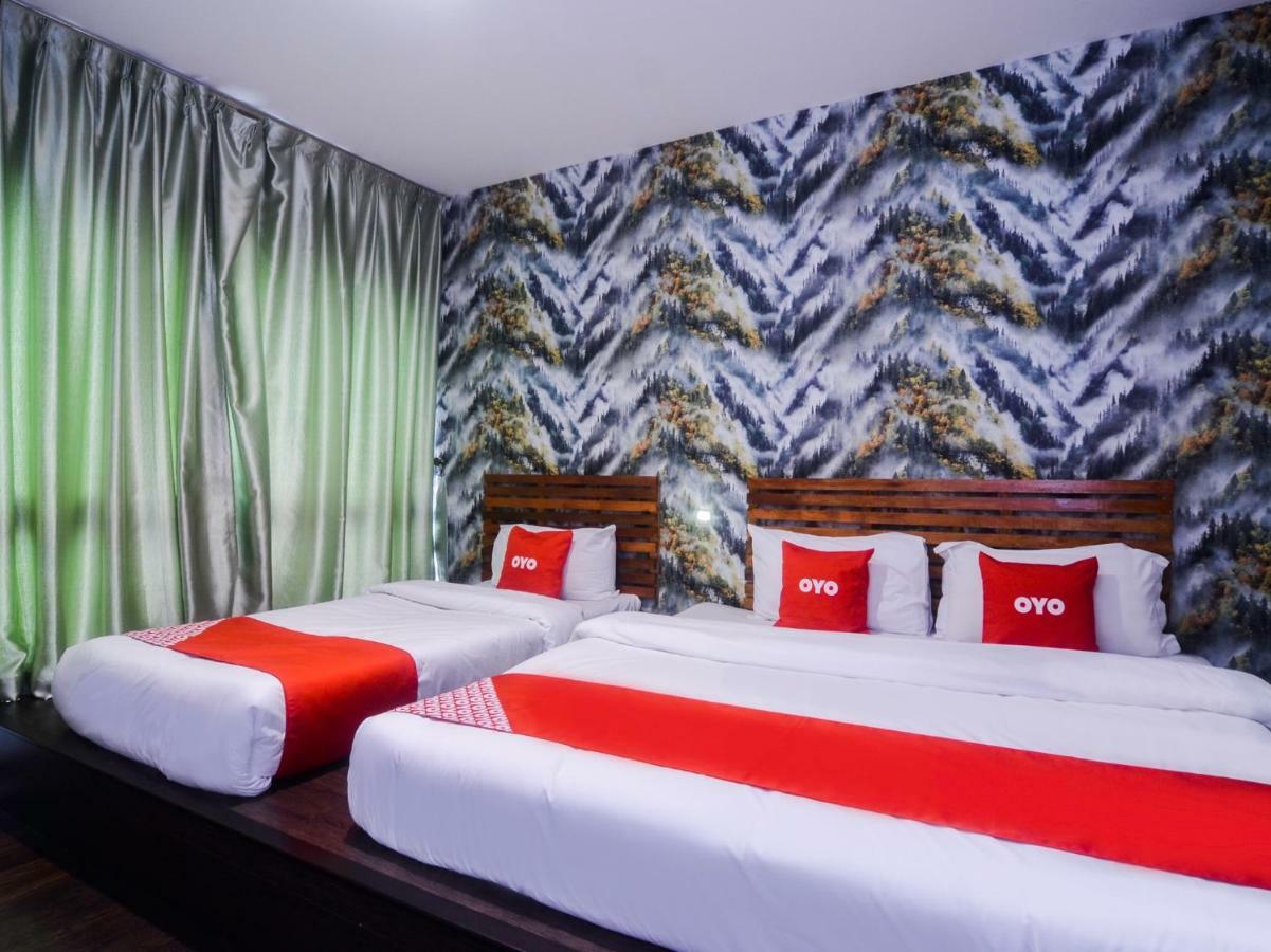 Oyo 1119 Memoire Express Hotel Kuching Buitenkant foto
