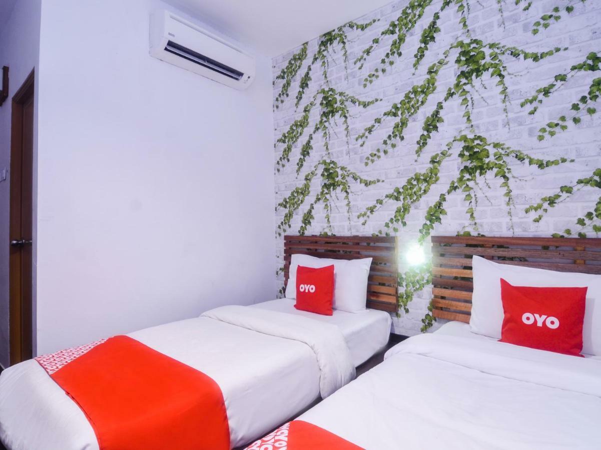 Oyo 1119 Memoire Express Hotel Kuching Buitenkant foto