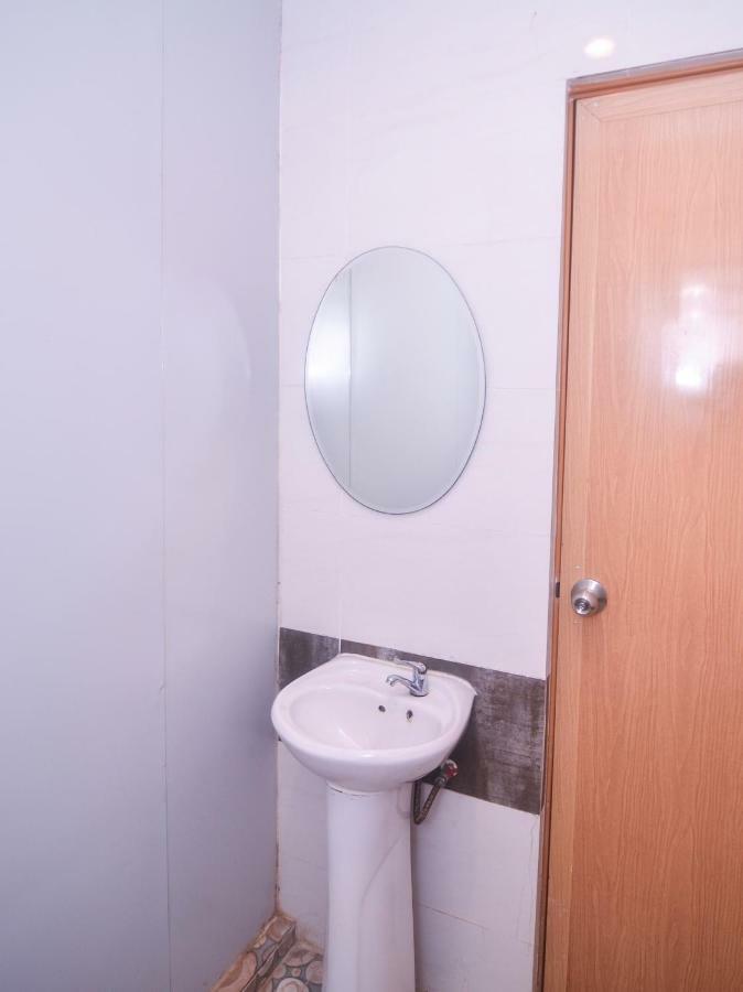 Oyo 1119 Memoire Express Hotel Kuching Buitenkant foto