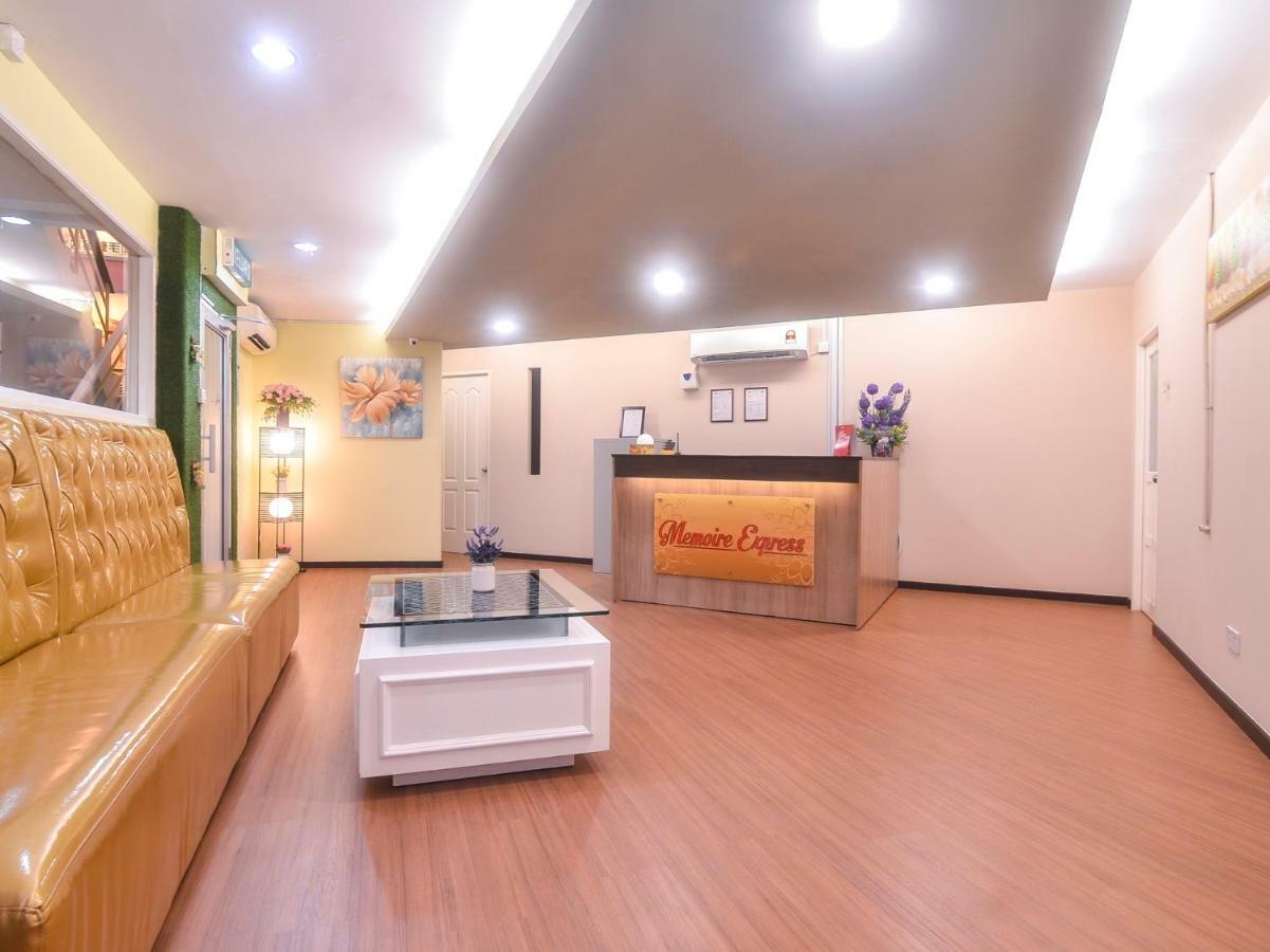 Oyo 1119 Memoire Express Hotel Kuching Buitenkant foto